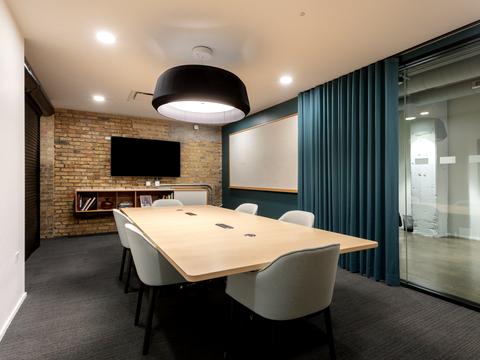 комерційна за адресою Дорогожицька вул., 7