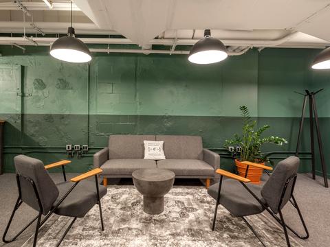 комерційна за адресою Дорогожицька вул., 7