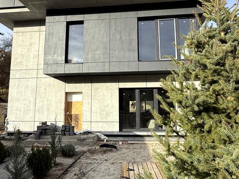 будинок за адресою Вишнева вул.