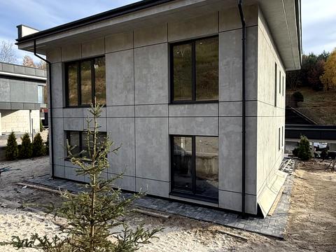 будинок за адресою Вишнева вул.