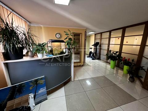 комерційна за адресою Антоновича вул. (Горького), 157