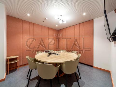 комерційна за адресою Паньківська вул., 14