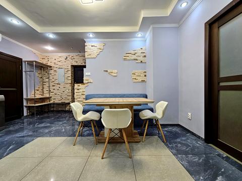 квартира за адресою Київ, В'ячеслава Чорновола вул., 27