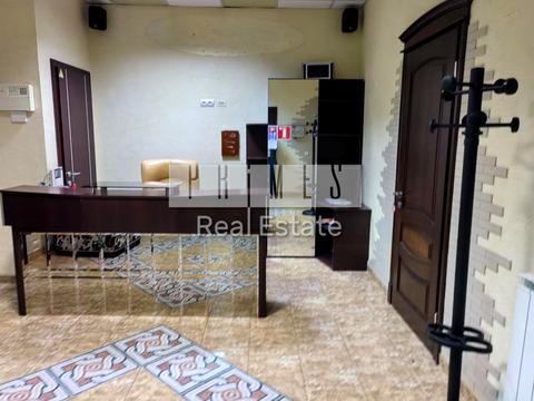 комерційна за адресою Оболонська набережна вул., 19