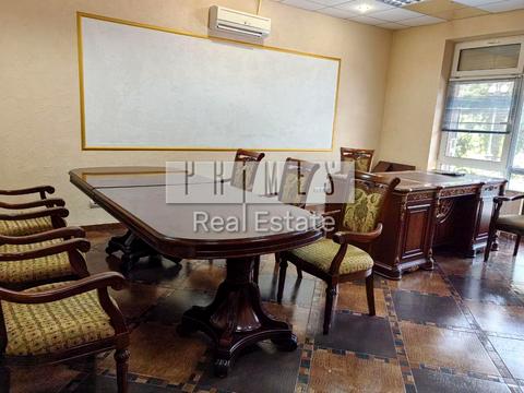 комерційна за адресою Оболонська набережна вул., 19