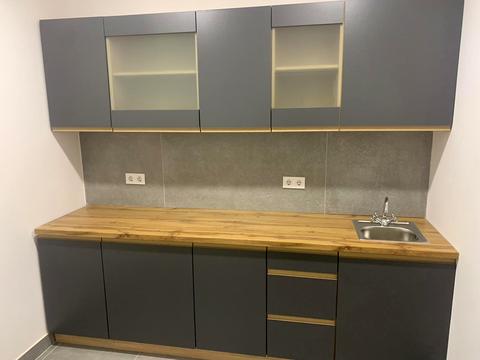 комерційна за адресою Золотоустівська вул., 27