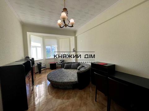 коммерческая по адресу Строителей ул., 30