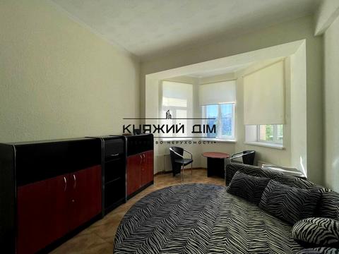 коммерческая по адресу Строителей ул., 30