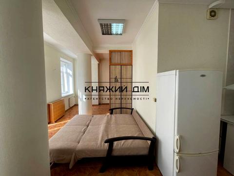 коммерческая по адресу Строителей ул., 30