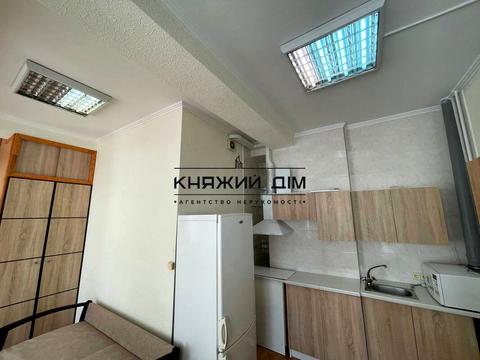 коммерческая по адресу Строителей ул., 30