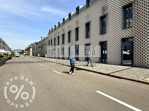 комерційна за адресою Петра Сагайдачного вул., 18