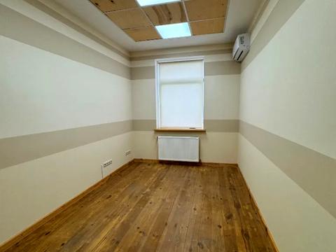 комерційна за адресою Вознесенська вул., 50