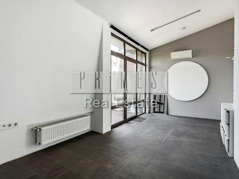 комерційна за адресою Воздвиженська вул., 51А