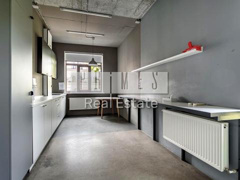 комерційна за адресою Воздвиженська вул., 51А