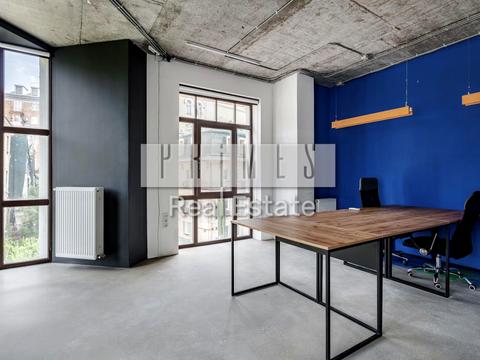 комерційна за адресою Воздвиженська вул., 51А