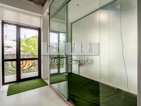 комерційна за адресою Воздвиженська вул., 51А