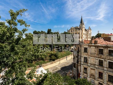 комерційна за адресою Воздвиженська вул., 51А