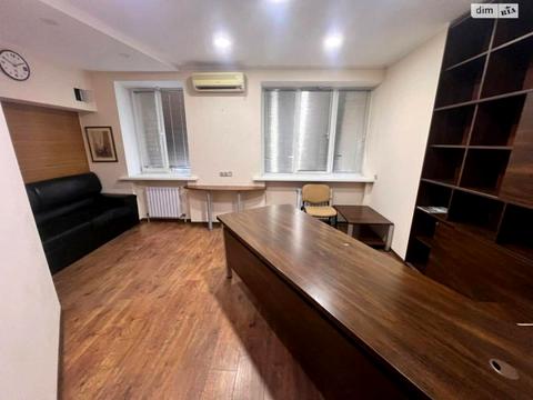 комерційна за адресою Лешко-Попеля вул., 7