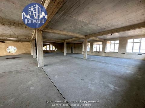 комерційна за адресою Хотинська вул., 39в