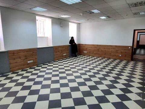 комерційна за адресою Оболонська вул., 9