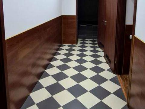 комерційна за адресою Оболонська вул., 9