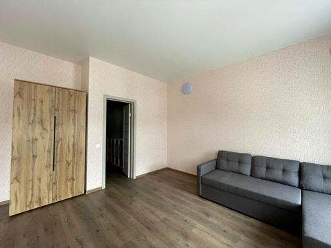 будинок за адресою с. Вишеньки, Єдності вул., 8