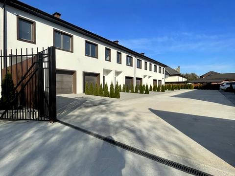 будинок за адресою с. Вишеньки, Єдності вул., 8