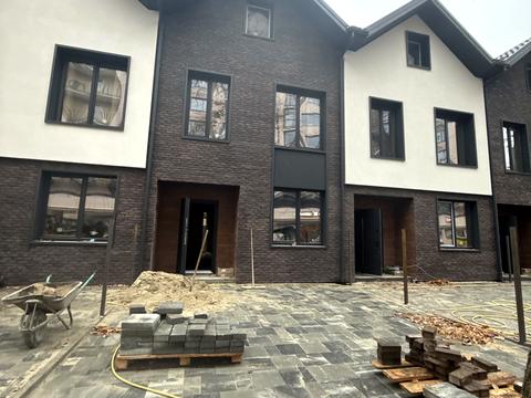 будинок за адресою Київська