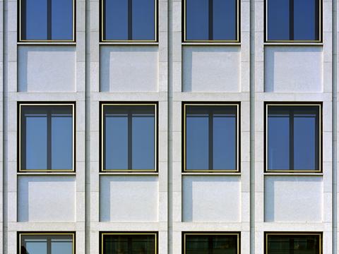 комерційна за адресою Ярославів Вал вул., 8