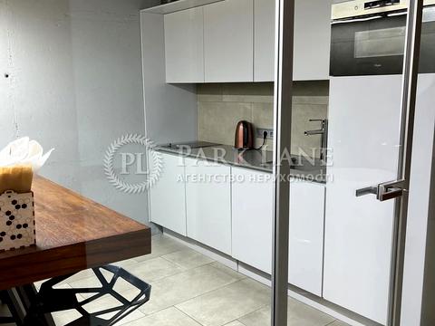 коммерческая по адресу Кловский спуск, 7