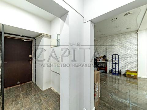 комерційна за адресою Павлівська вул., 18