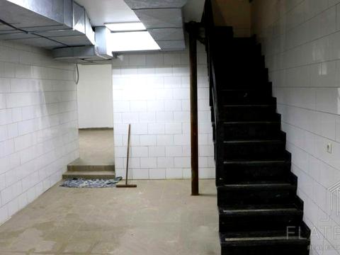 комерційна за адресою Лютеранська вул., 4