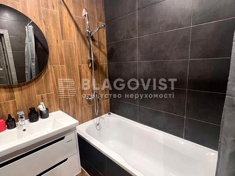 квартира по адресу Ревуцкого ул., 40-Г