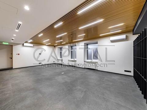 комерційна за адресою Євгена Гуцала пров. (Кутузова), 3