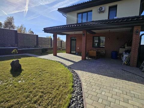 будинок за адресою Лозова вул.