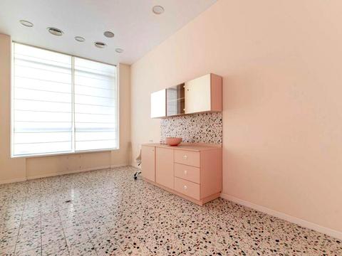 коммерческая по адресу Андрея Верхогляда ул. (Михайла Драгомирова), 18-А