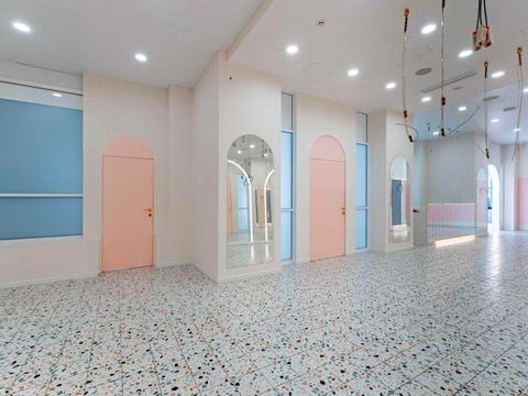 коммерческая по адресу Андрея Верхогляда ул. (Михайла Драгомирова), 18-А