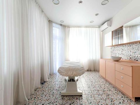 коммерческая по адресу Андрея Верхогляда ул. (Михайла Драгомирова), 18-А