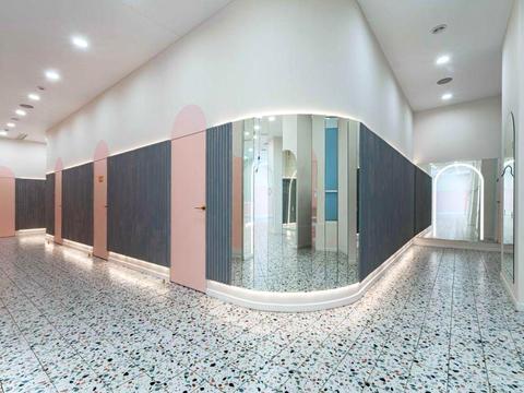 коммерческая по адресу Андрея Верхогляда ул. (Михайла Драгомирова), 18-А