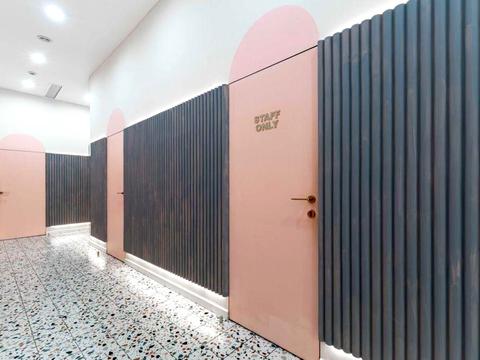 коммерческая по адресу Андрея Верхогляда ул. (Михайла Драгомирова), 18-А