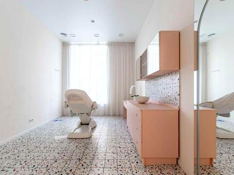 коммерческая по адресу Андрея Верхогляда ул. (Михайла Драгомирова), 18-А