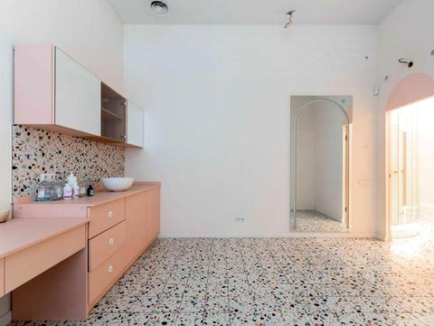 коммерческая по адресу Андрея Верхогляда ул. (Михайла Драгомирова), 18-А