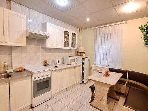 комерційна за адресою Шевченка вул., 18