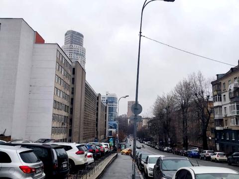 комерційна за адресою Кловський узвіз (Кловський), 3