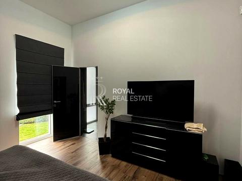 дом по адресу Широкая ул.