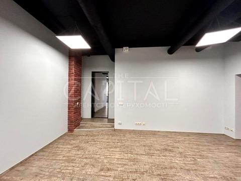 коммерческая по адресу вул. Польова, 24