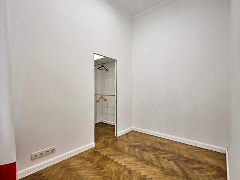 квартира по адресу Менцинского ул., 1