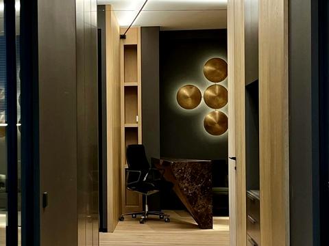 коммерческая по адресу Кловский спуск, 7