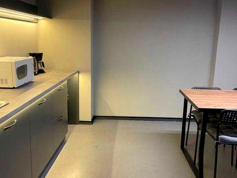 комерційна за адресою Ділова вул. (Димитрова), 2-Б