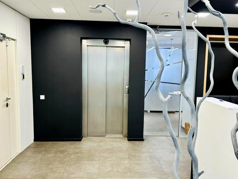 комерційна за адресою Саксаганського вул., 14